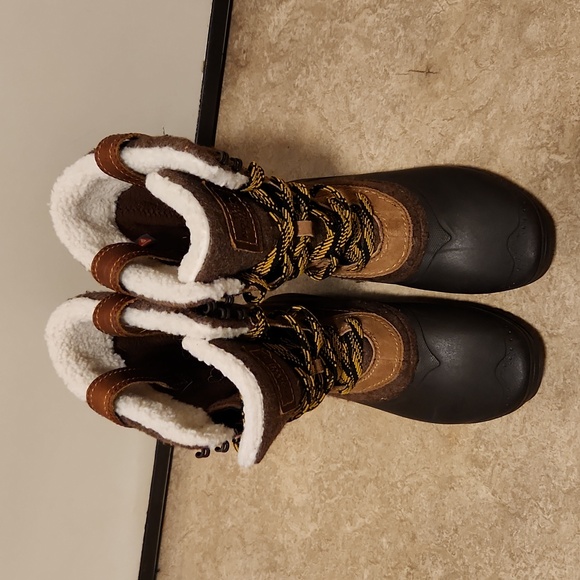Womens Brown Leather North Face Snow Boots - Picture 4 of 14